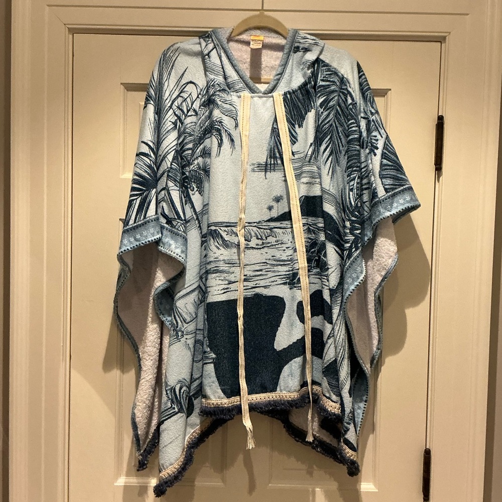 NWOT- Free People - Agua Bendita Blue and White Hooded Beach Poncho - Picture 6 of 8